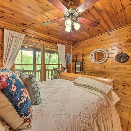 Peaceful Blue Ridge Cabin With Decks And Fire Pit Eksteriør bilde