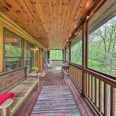 Peaceful Blue Ridge Cabin With Decks And Fire Pit Eksteriør bilde
