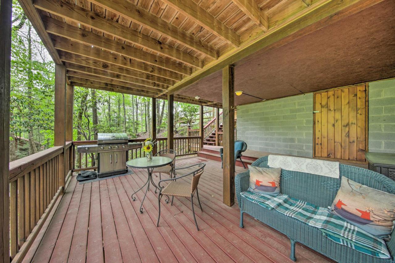 Peaceful Blue Ridge Cabin With Decks And Fire Pit Eksteriør bilde