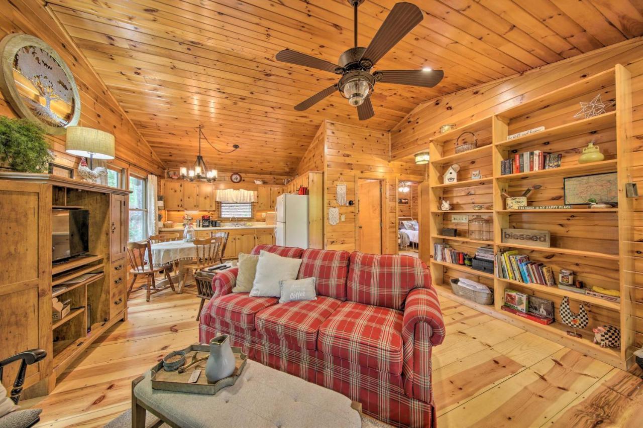 Peaceful Blue Ridge Cabin With Decks And Fire Pit Eksteriør bilde