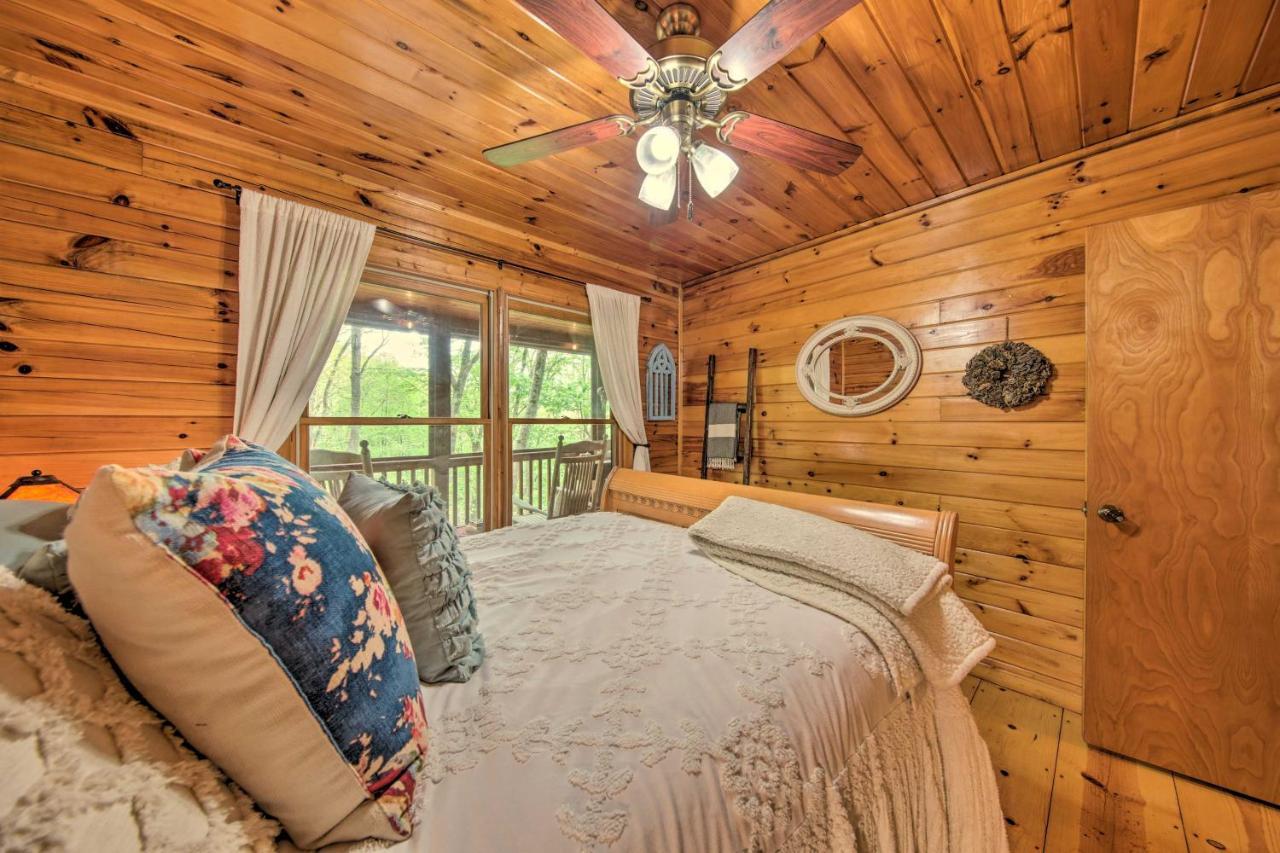 Peaceful Blue Ridge Cabin With Decks And Fire Pit Eksteriør bilde
