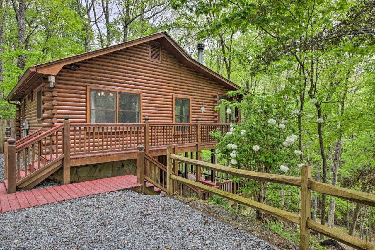 Peaceful Blue Ridge Cabin With Decks And Fire Pit Eksteriør bilde